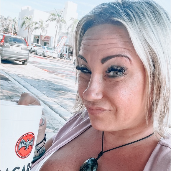 Meet your Posher, Misty - Picture 2 of 3